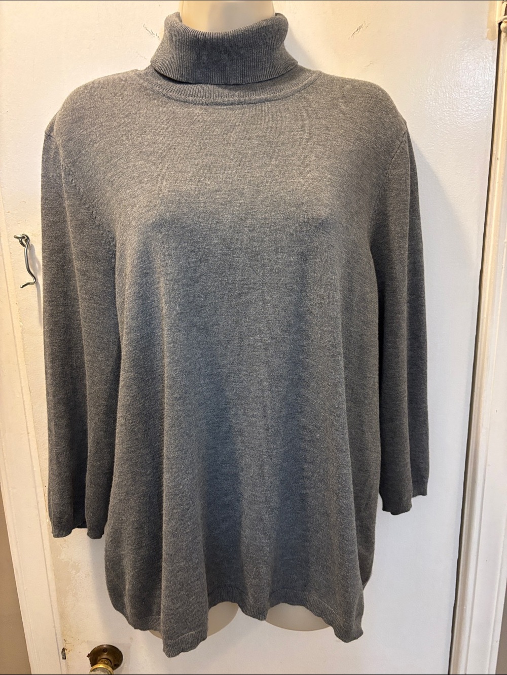 Chico’s 3 Gray Lightweight Turtleneck Sweater – Relaxed Fit – XL 26-483